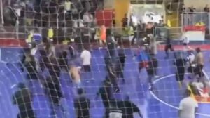 Confusão na final entre Palmeiras e Corinthians pelo Campeonato Metropolitano de Futsal - Crédito: 