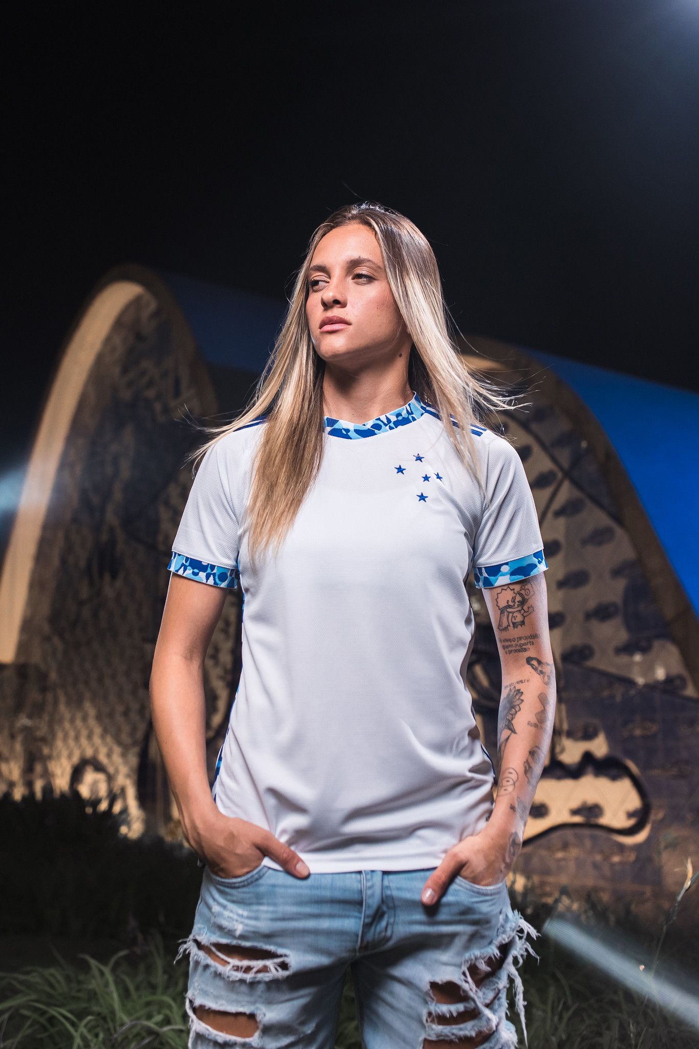 Cruzeiro publicou ensaio de fotos com a nova camisa