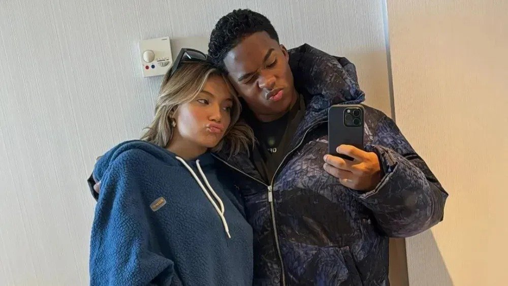 Endrick e namorada, Grabriely Miranda (foto: Redes sociais/Reprodução)