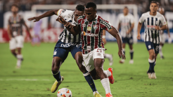 Jogadores de Alianza Lima e Fluminense pela primeira rodada da fase de grupos da Copa Libertadores 2024 (foto: Lucas Merçon/Fluminense FC)