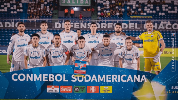 Jogadores do Fortaleza na estreia pela Copa Sul-Americana 2024 (foto: Mateus Lotif/FEC)