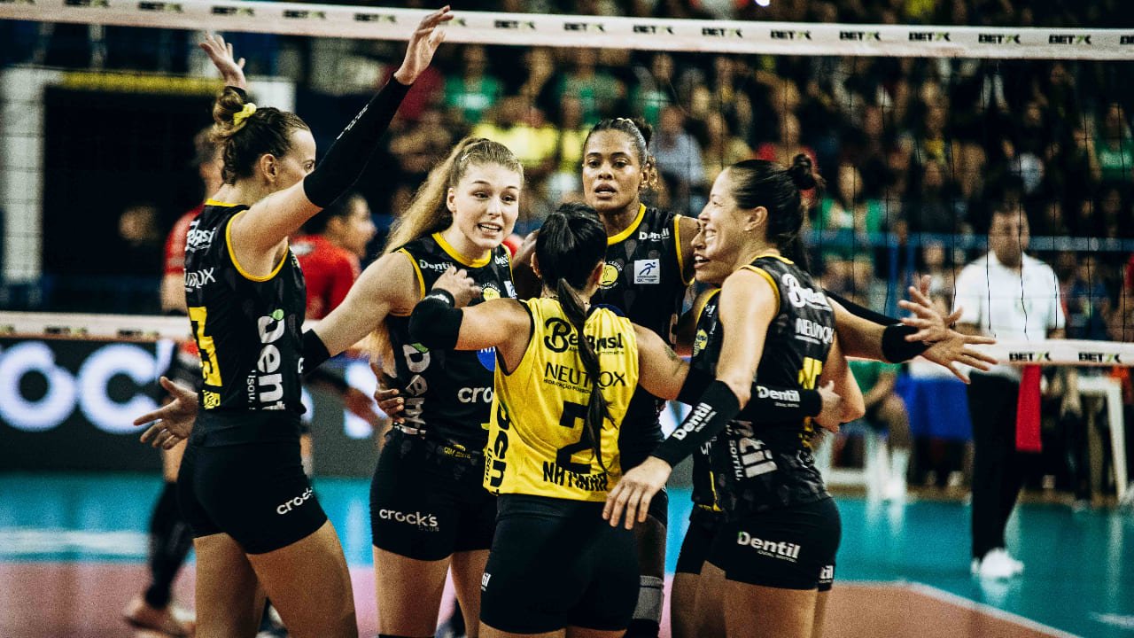 Jogadoras do Praia Clube (foto: Eliezer Esportes/ Praia Clube)