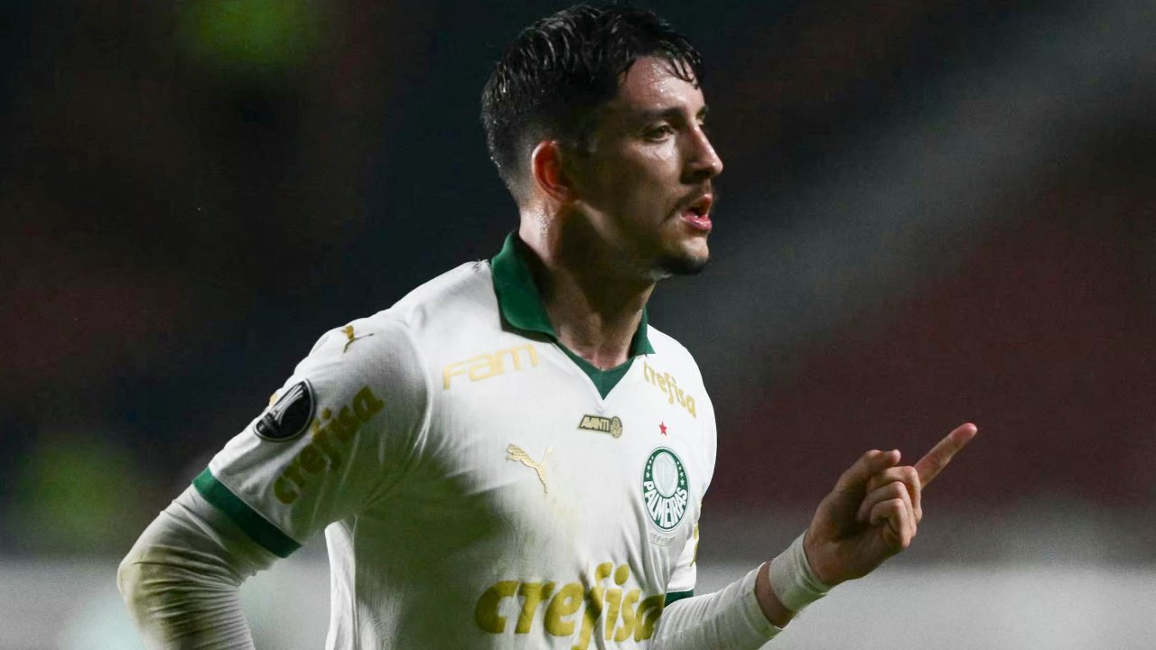 Piquerez comemorando em San Lorenzo x Palmeiras (foto: Luis ROBAYO / AFP)