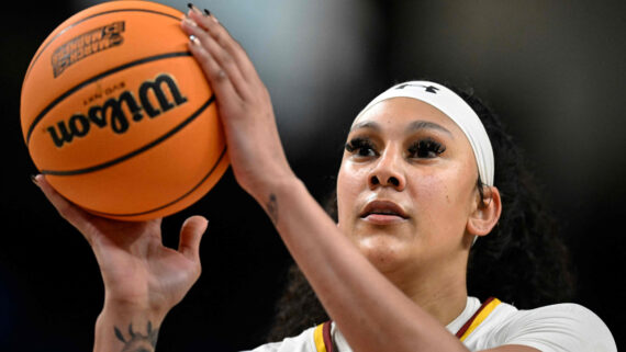 Kamilla Cardoso jogará a WNBA na próxima temporada (foto: Eakin Howard / GETTY IMAGES NORTH AMERICA / Getty Images via AFP)