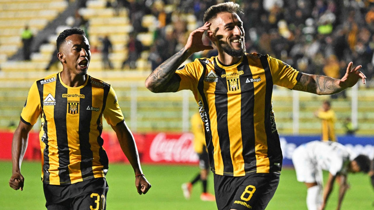 The Strongest contra o Grêmio pela Libertadores (foto: AIZAR RALDES / AFP)