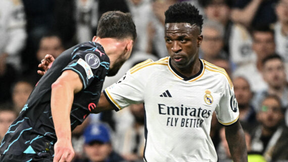 Vini Jr, em Real Madrid x Manchester City pela Champions League (foto: JAVIER SORIANO / AFP)