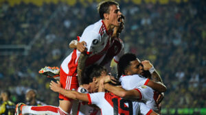Jogadores do River Plate comemoraram a vitória na estreia - Crédito: 