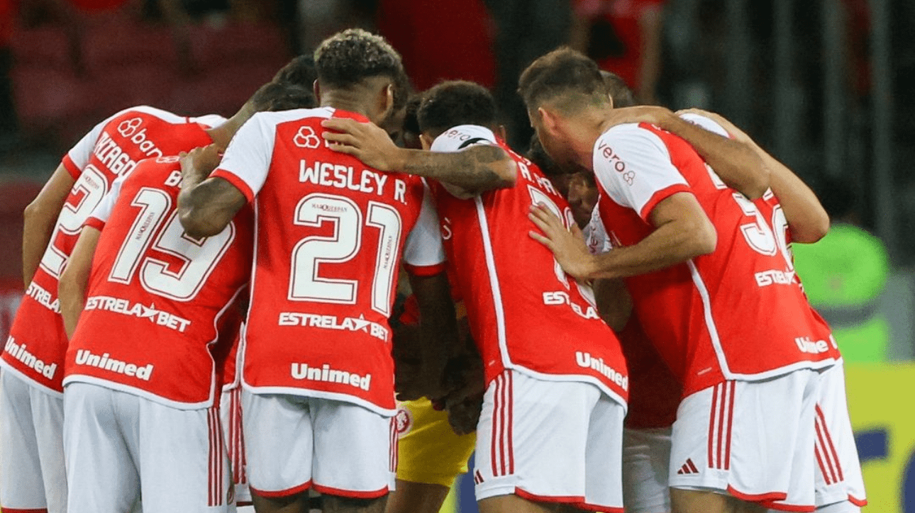 Jogadores do Internacional durante partida com Real Tomayapo, pela Copa Sul-Americana (foto: Ricardo Duarte)