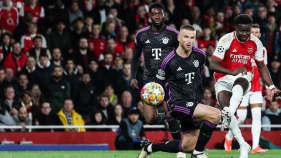 Lance do jogo entre Arsenal e Bayern de Munique (foto: Adrian Dennis/AFP )