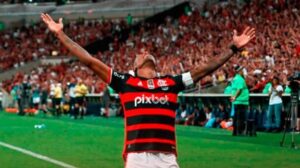 Atacante Bruno Henrique fez o gol do título do Flamengo neste domingo (7), no Maracanã - Crédito: 