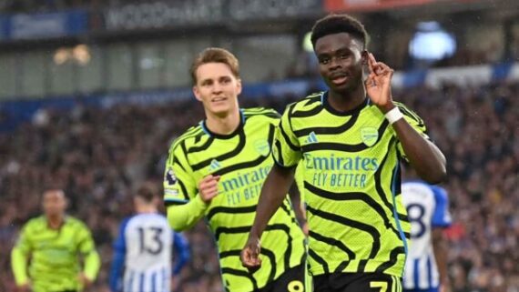 Saka , do Arsenal (foto: Glyn Kirk/AFP via Getty Images)