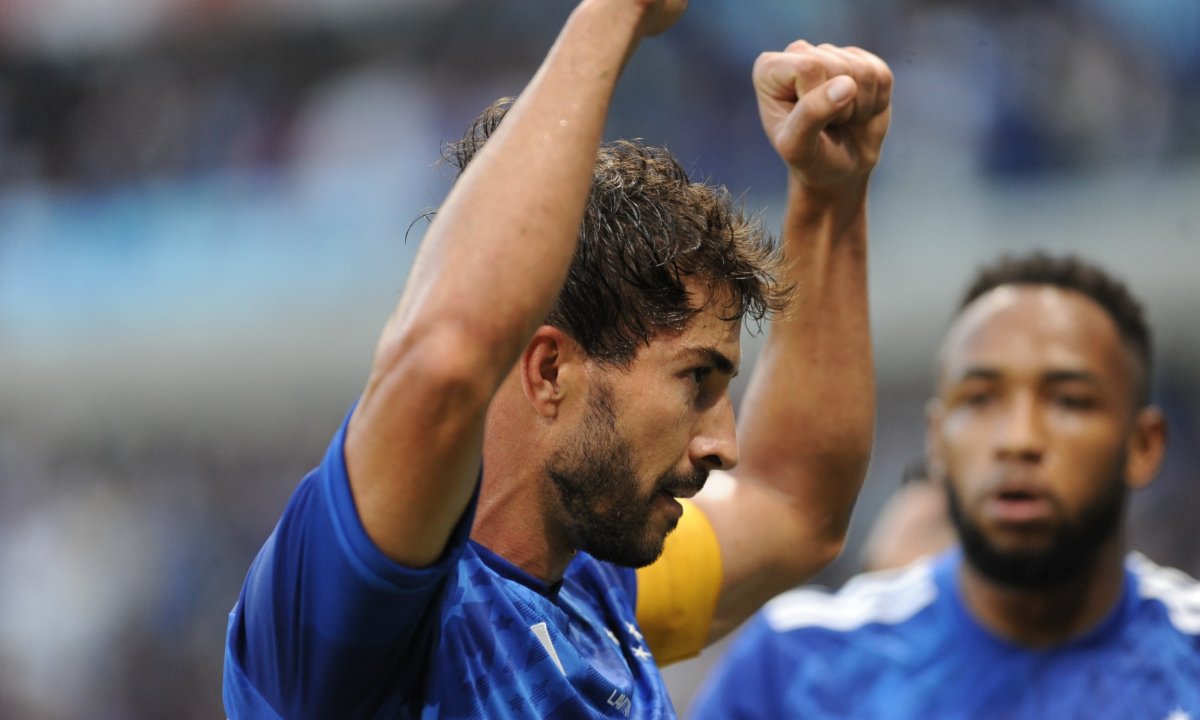 Lucas Silva fez o primeiro gol do Cruzeiro no Mineirão (foto: Alexandre Guzanshe/EM/D.A.Press)