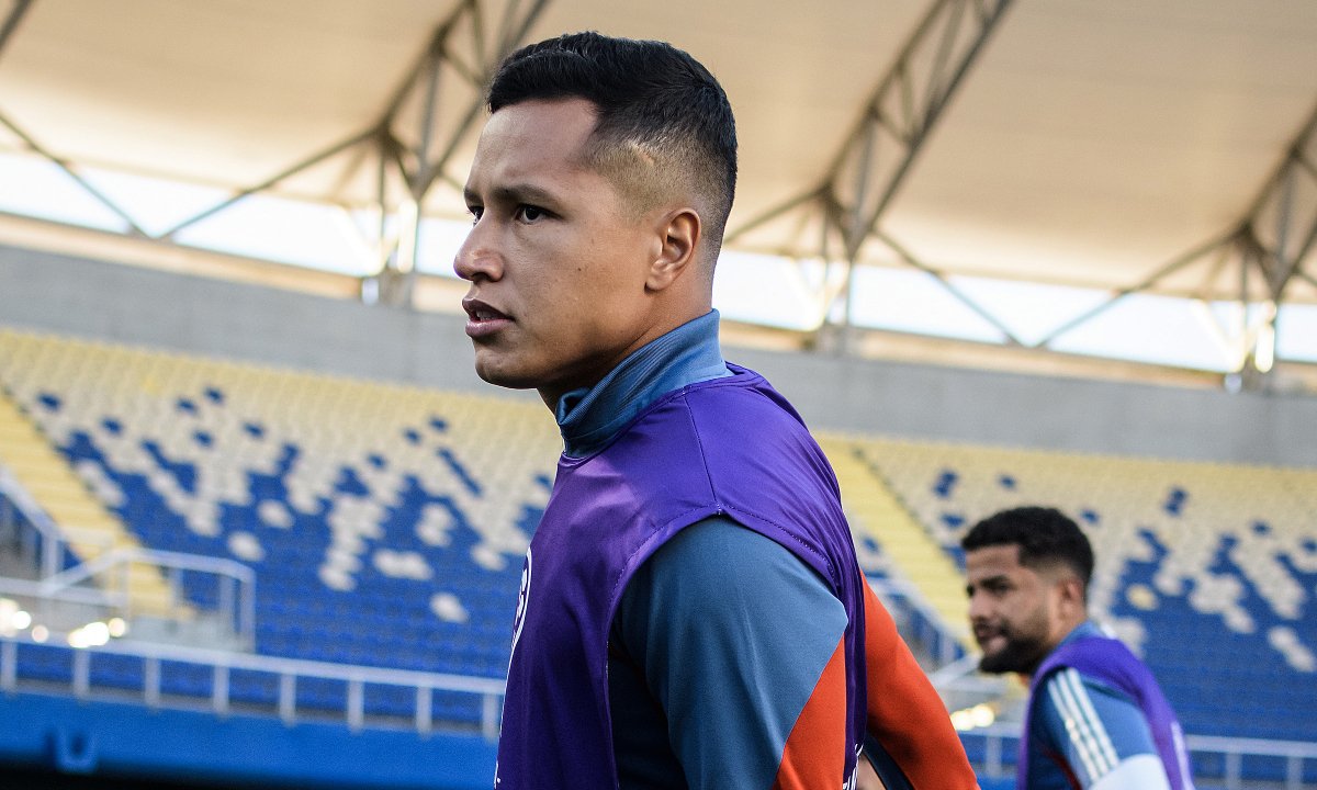 Marlon em aquecimento pelo Cruzeiro (foto: Gustavo Aleixo/Cruzeiro)