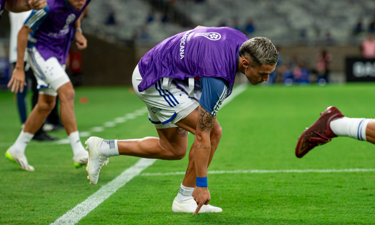 Mateus Vital em aquecimento pelo Cruzeiro (foto: Staff Images/Cruzeiro)