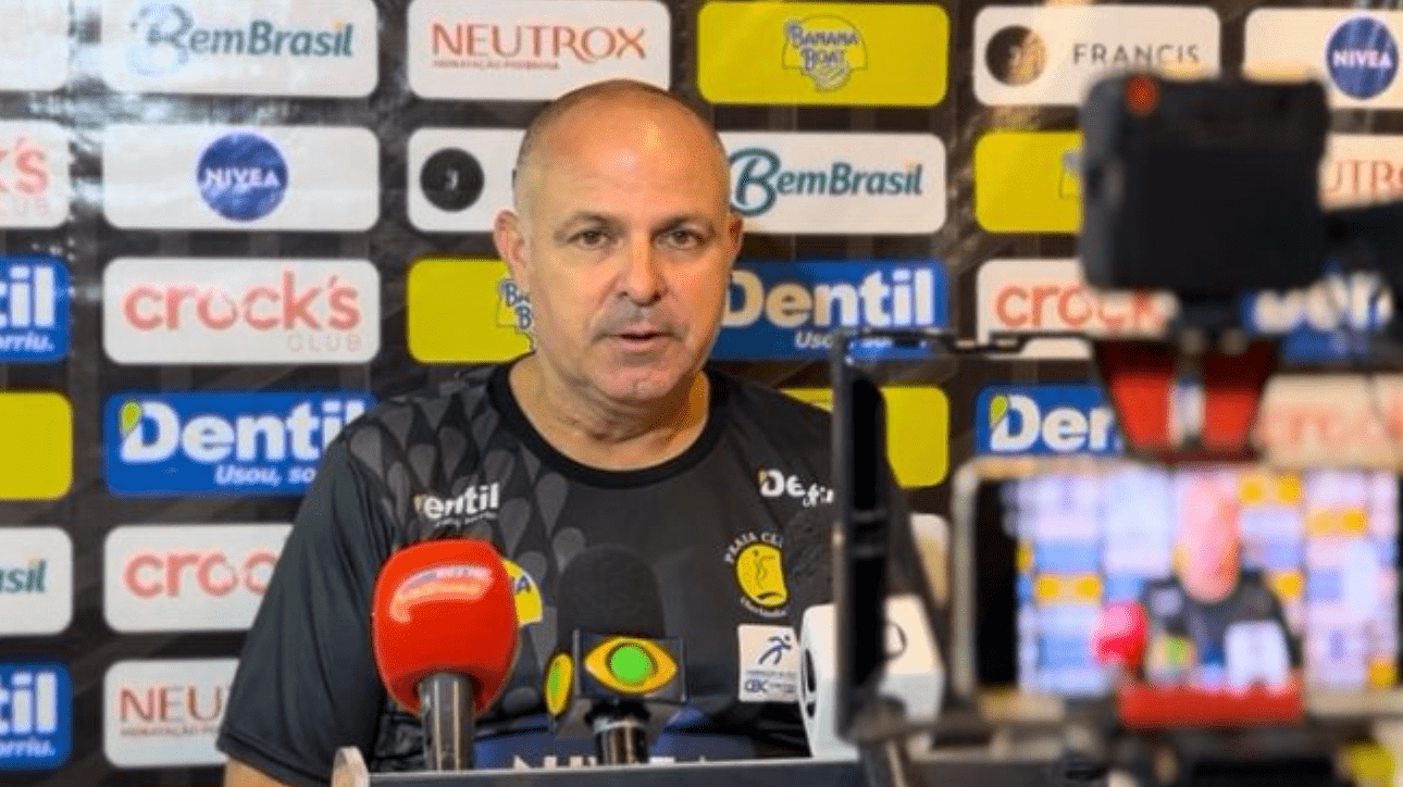 Paulo Coco, técnico do Praia Clube (foto: Sofia Cunha/No Ataque)