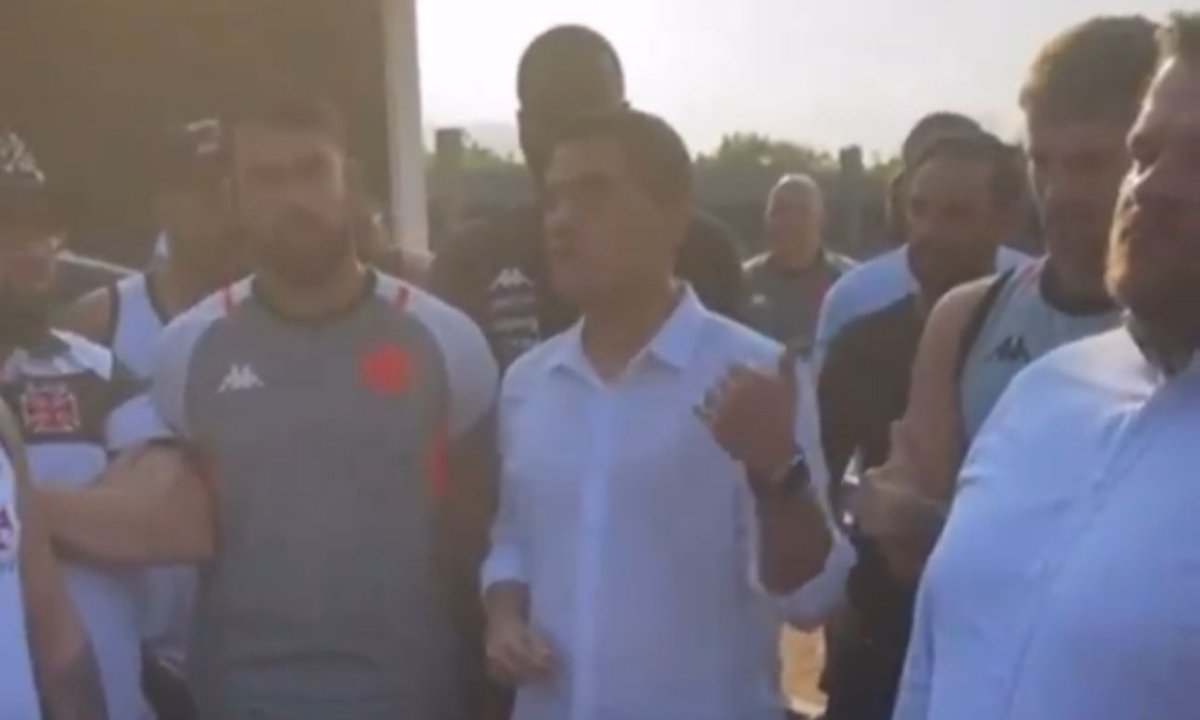 Pedro Martins é cobrado por torcedores do Vasco (foto: Reprodução/Rede Sociais)