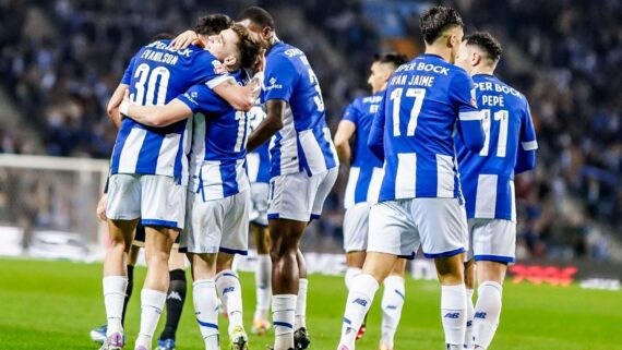 Brasileiros que defendem o Porto também podem ser negociados (foto: FC Porto/Divulgação)