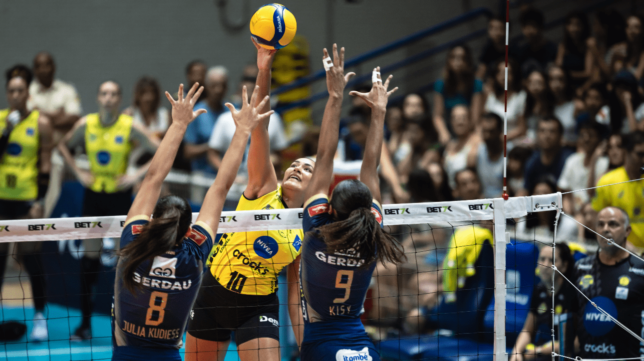 Jogadoras de vôlei de praia Clube e Minas (foto: Hedgard Moraes/MTC)
