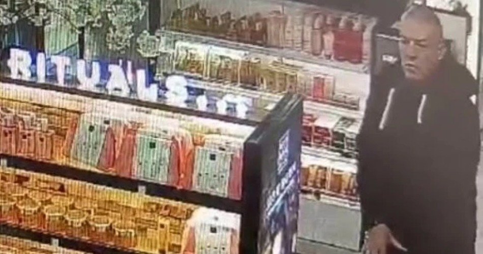 Matej Boltauzer em trecho do vídeo das câmeras de segurança do aeroporto (foto: Redes sociais/Reprodução)