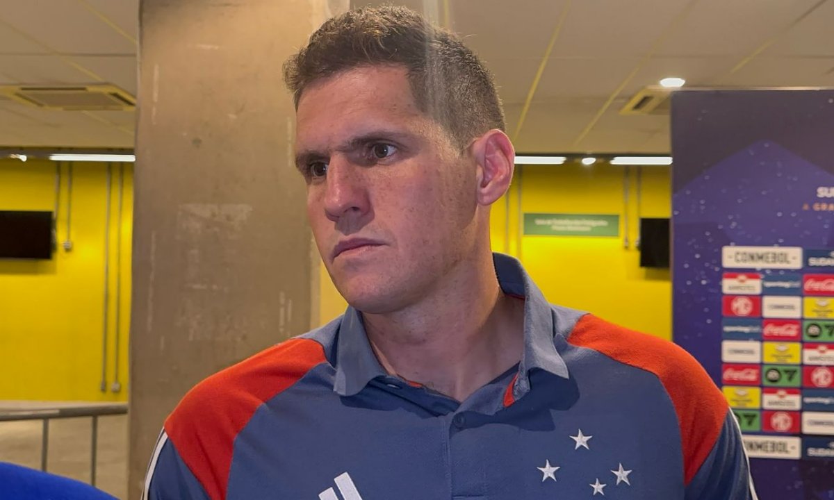 Rafael Cabral em entrevista na zona mista (foto: Luiz Henrique Campos/EM/D.A.Press)