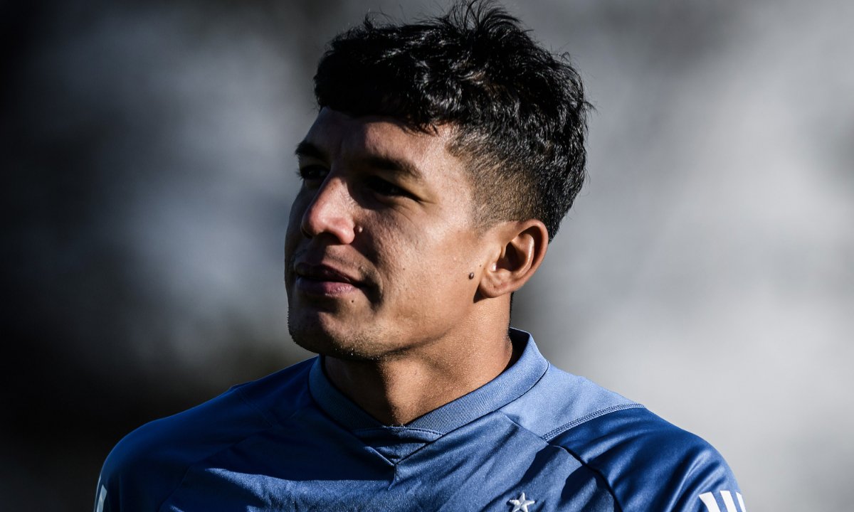 Lucas Romero em treino do Cruzeiro (foto: Gustavo Aleixo/Cruzeiro)