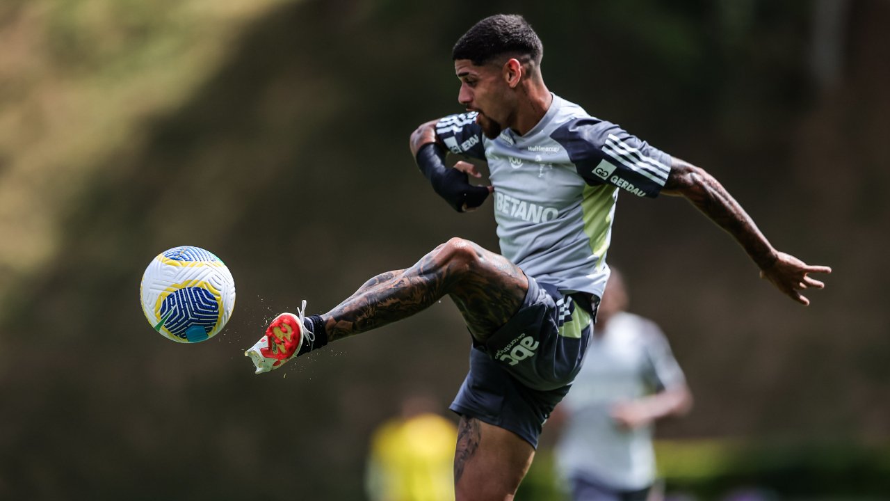 Rubens em treino do Atlético nesta quinta (11/4), na Cidade do Galo (foto: Pedro Souza/Atlético)