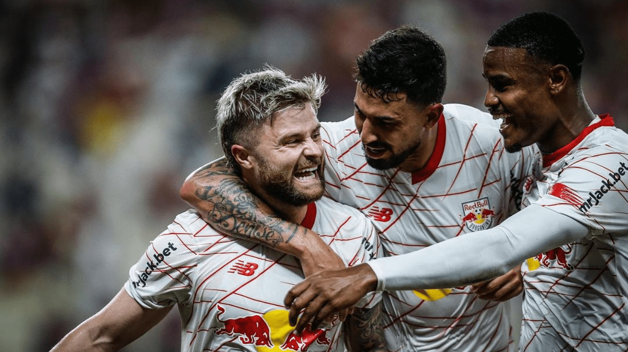 Jogadores do Bragantino comemorando gol (foto: Ari Ferreira/Red Bull Bragantino)