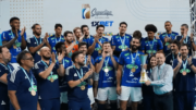 Jogadores de vôlei do Cruzeiro campeões da Superliga Masculina 2022/23 (foto: Maurício Val/CBV)