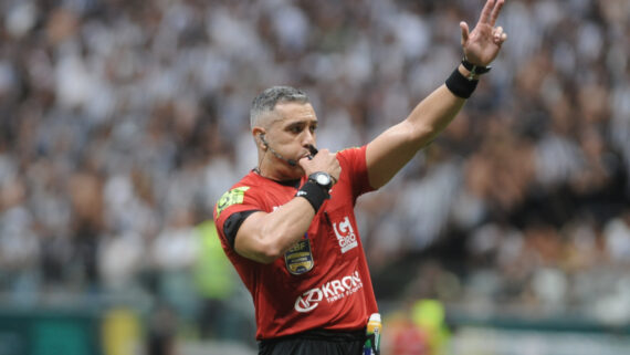 Felipe Lima, árbitro (foto:  Alexandre Guzanshe/EM/D.A. Press)