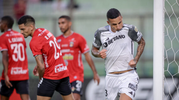 Guilherme Arana comemora gol marcado pelo Atlético diante do Caracas na Libertadores (foto: Pedro Souza/Atlético)