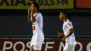 Jonathas fez três gols na estreia pela Série C (foto: Divulgação/Athletic)