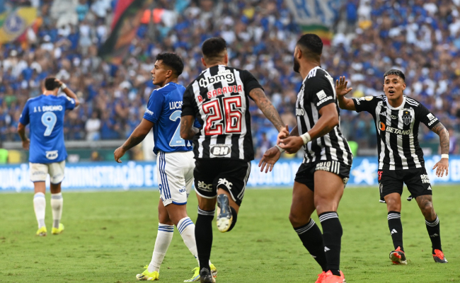 Atlético e Cruzeiro no Mineiro - (foto: Leandro Couri/EM/D.A Press)