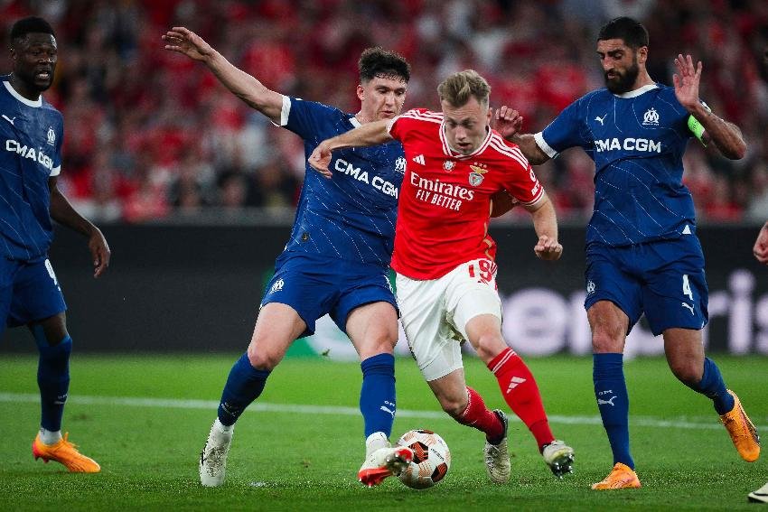 Benfica e Olympique de Marseille na Europa League (foto: CARLOS COSTA / AFP)