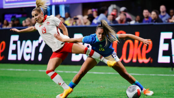 Brasil e Canadá (foto: AFP)