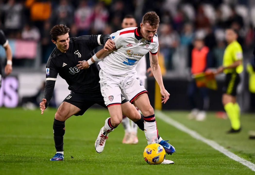 Juventus e Cagliari no Campeonato Italiano (foto: Divulgação/Serie A)