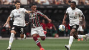 Corinthians foi bem superior ao Fluminense na primeira etapa (foto: LUCAS MERÇON / FLUMINENSE FC)