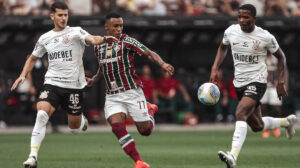 Corinthians foi bem superior ao Fluminense na primeira etapa - Crédito: 