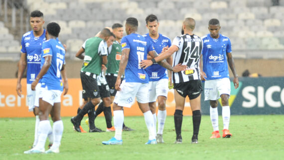 Jogadores de Atlético e Cruzeiro no Mineirão (foto: Gladyston Rodrigues/EM/D.A Press.)