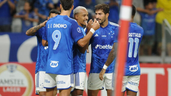 Matheus Pereira fez impressionante gol de cabeça pelo Cruzeiro (foto: Alexandre Guzanshe/EM D.A Press)