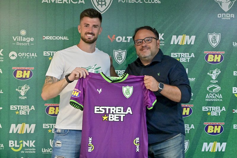 Elias no América (foto: Mourão Panda / América)