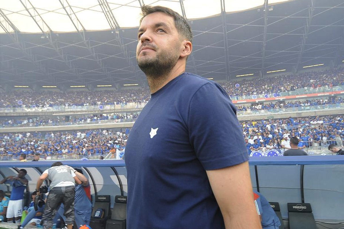 Cruzeiro demitiu técnico Nicolás Larcamón (foto: Alexandre Guzanshe/EM D.A Press)
