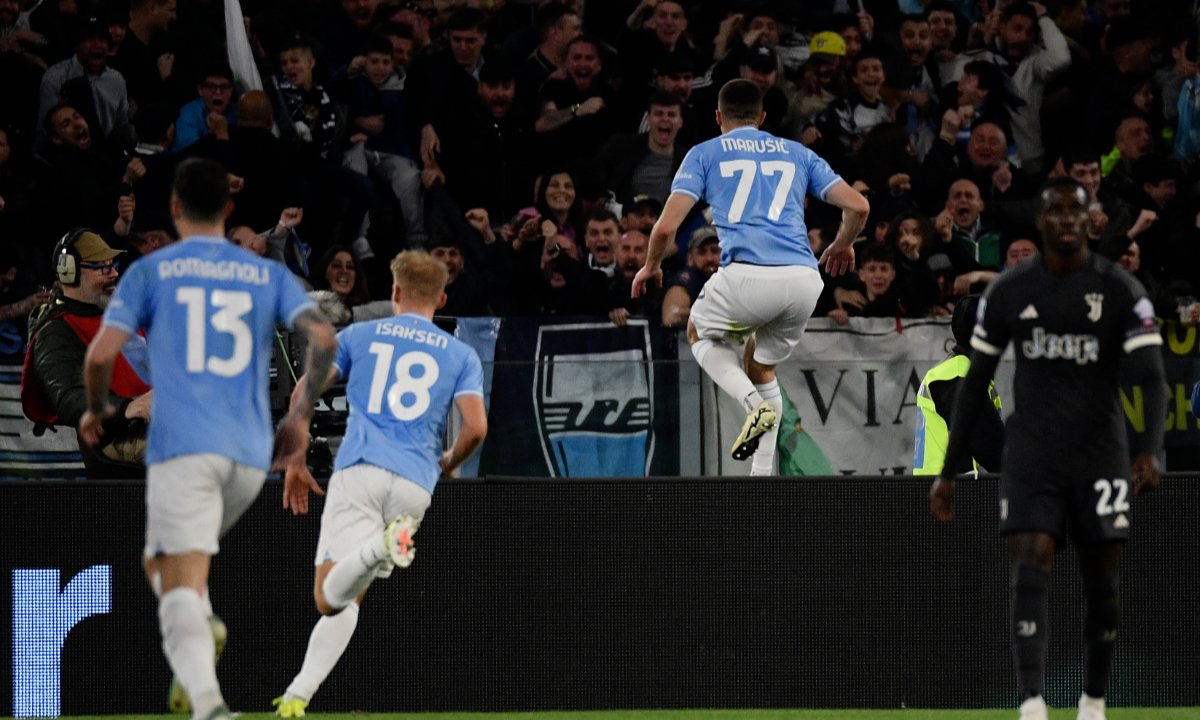 Lazio em jogo pelo Italiano (foto: AFP)