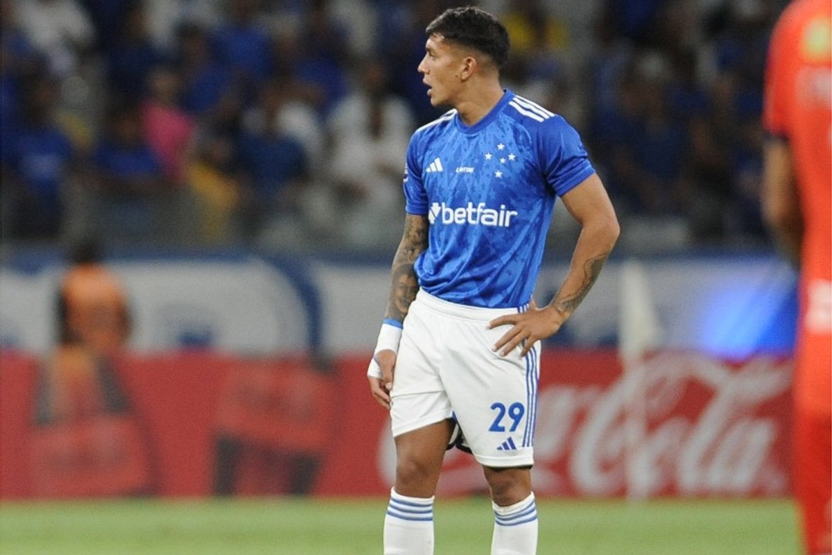 Lucas Romero, volante do Cruzeiro (foto: Alexandre Guzanshe/EM D.A Press)
