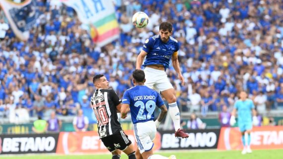 Lucas Silva foi capitão do Cruzeiro no clássico contra o Atlético (foto: Leandro Couri/EM/DA Press)