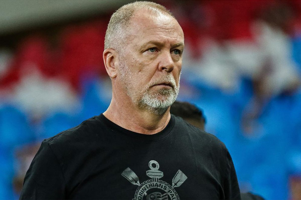 Corinthians demitiu Mano Menezes em fevereiro (foto: Thiago Gadelha/AFP)