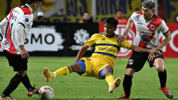 Boca Juniors empatou fora de casa com Nacional Potosí (foto: AIZAR RALDES/AFP)