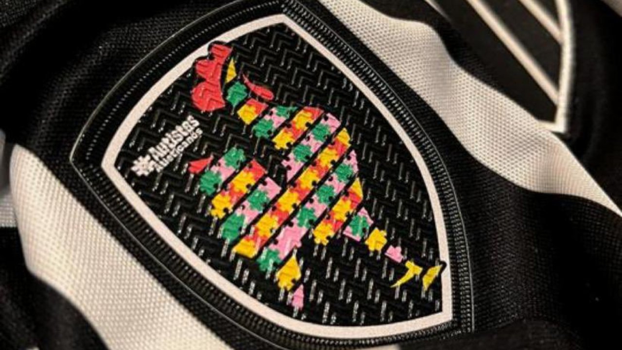 Patch em homenagem ao mês de conscientização sobre o autismo usado pelo Atlético em abril de 2023 (foto: Divulgação/Atlético)