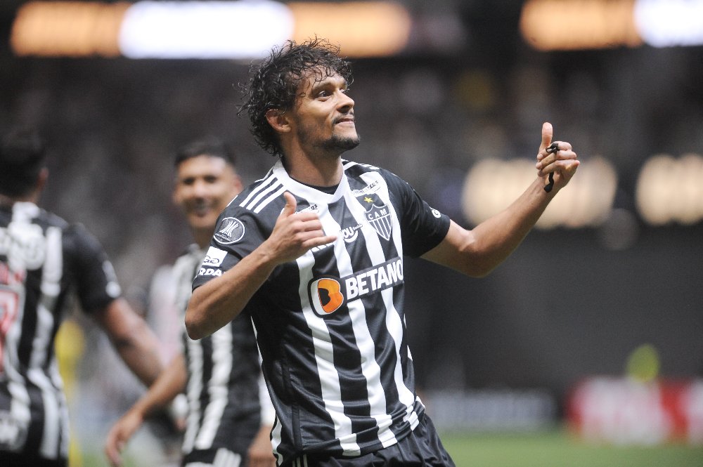 Scarpa comemora mais um gol pelo Atlético na Libertadores - este diante do Peñarol (foto: Alexandre Guzanshe/EM/D.A Press)