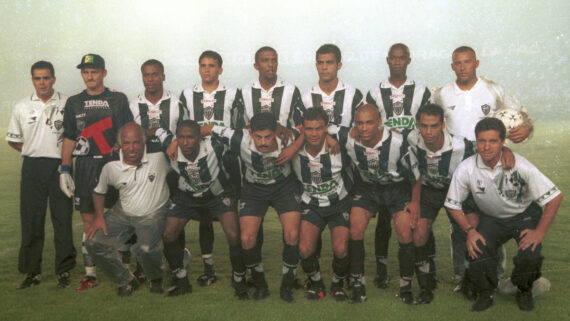 Time do Atlético que foi campeão da Copa Conmebol em 1997 (foto: Paulo Filgueiras/EM)