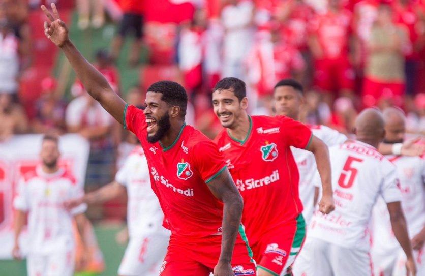 Jogadores do Velo Clube comemoram gol na final da A2 do Paulista (foto: Thomaz Marostegan/Ag. Paulistão)